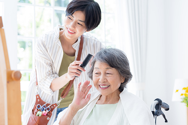 美容師のアシスタント期間は平均何年？業務内容やキャリアステップについて紹介