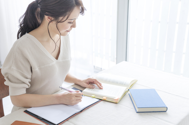 美容師がスキルアップするために学ぶべきスキルは？キャリアアップにオススメの資格も紹介