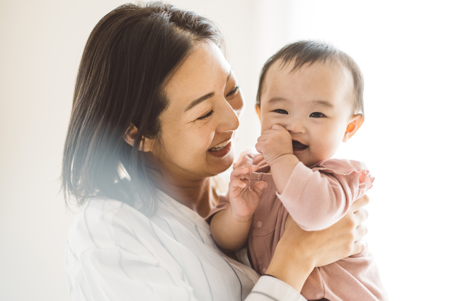 赤ちゃんの初めての散髪!何ヶ月からできるかやカットの仕方と必要な道具を解説